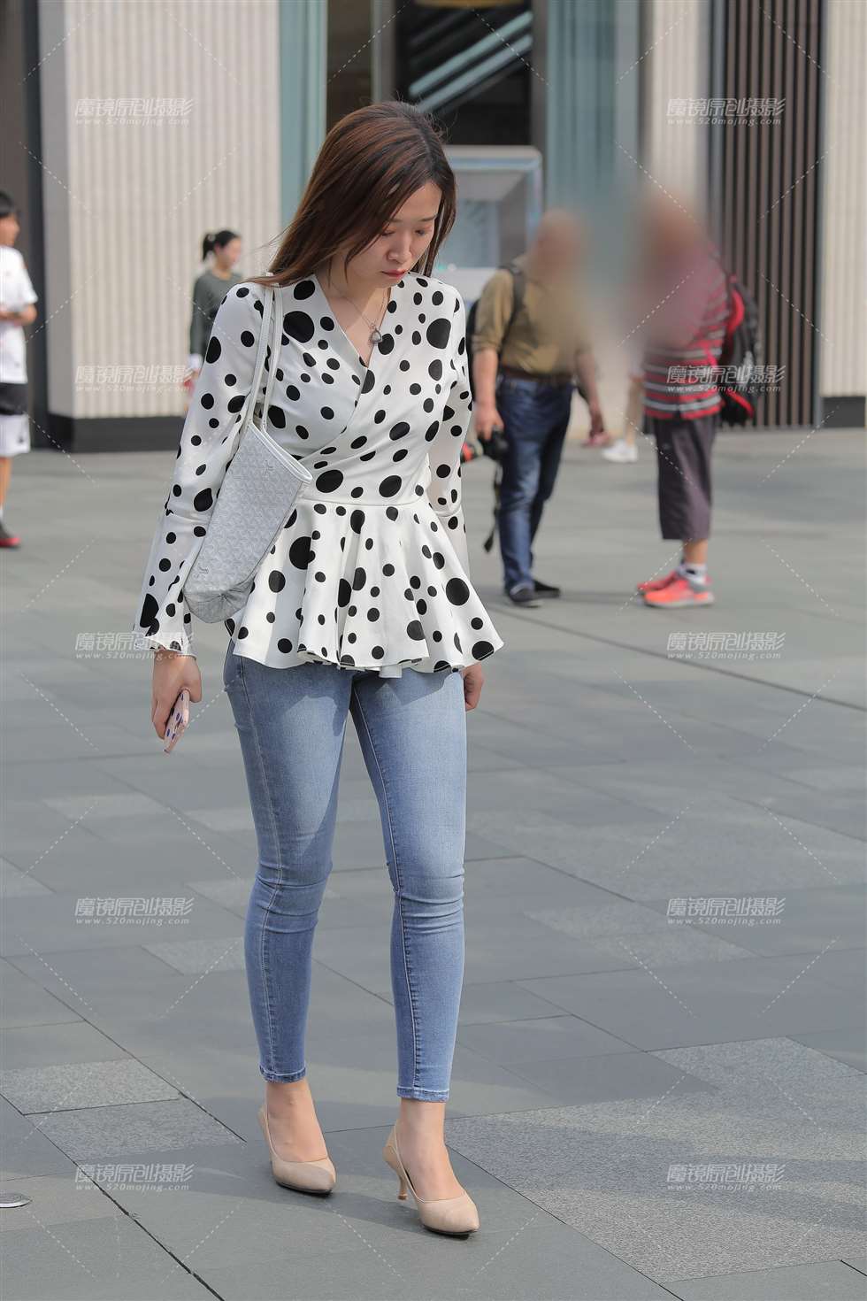 图片[4]-勤劳的女白领 怪不得这么受老板赏识-街拍流行馆