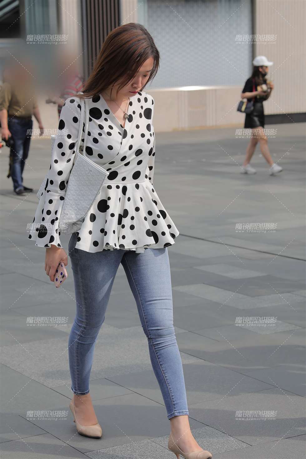 图片[5]-勤劳的女白领 怪不得这么受老板赏识-街拍流行馆
