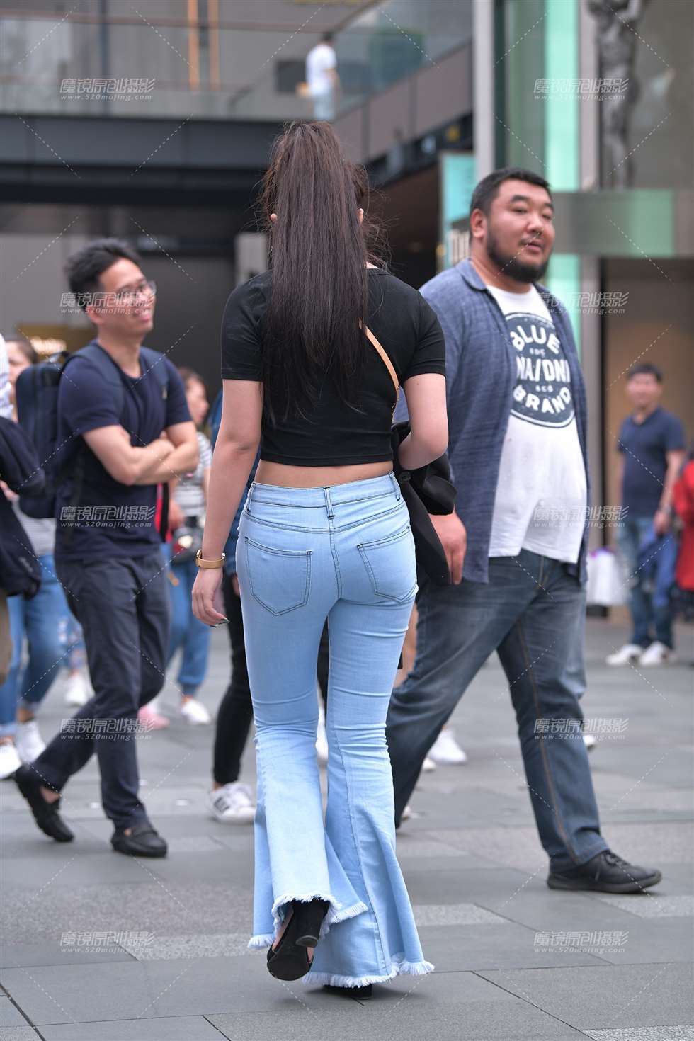 图片[4]-搭讪带口罩de紧牛美臀小姐姐-街拍流行馆