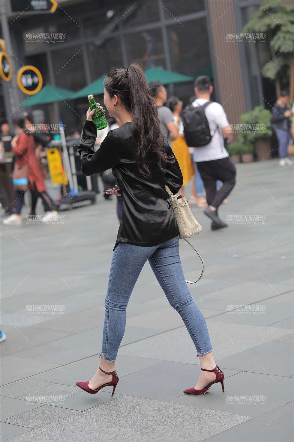图片[2]-气质温柔的漂亮美眉 妥妥的女神级美女!-街拍流行馆