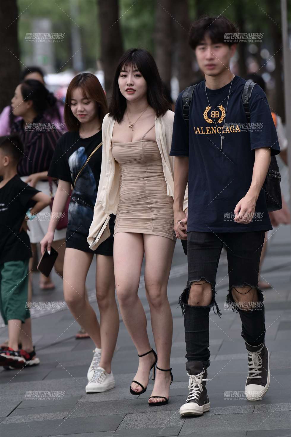 图片[1]-包臀裙美女-街拍流行馆