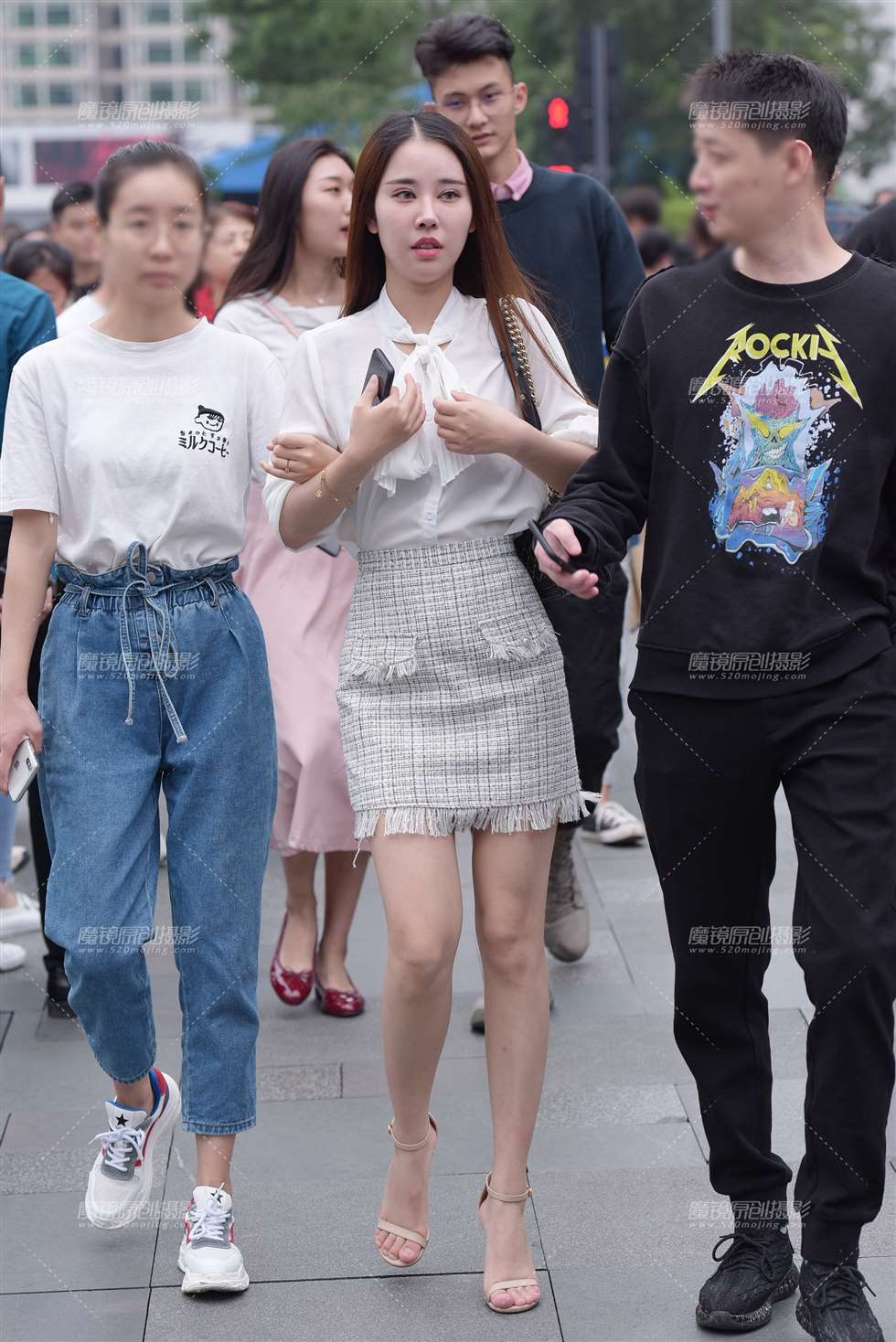 图片[1]-小香短裙-街拍流行馆