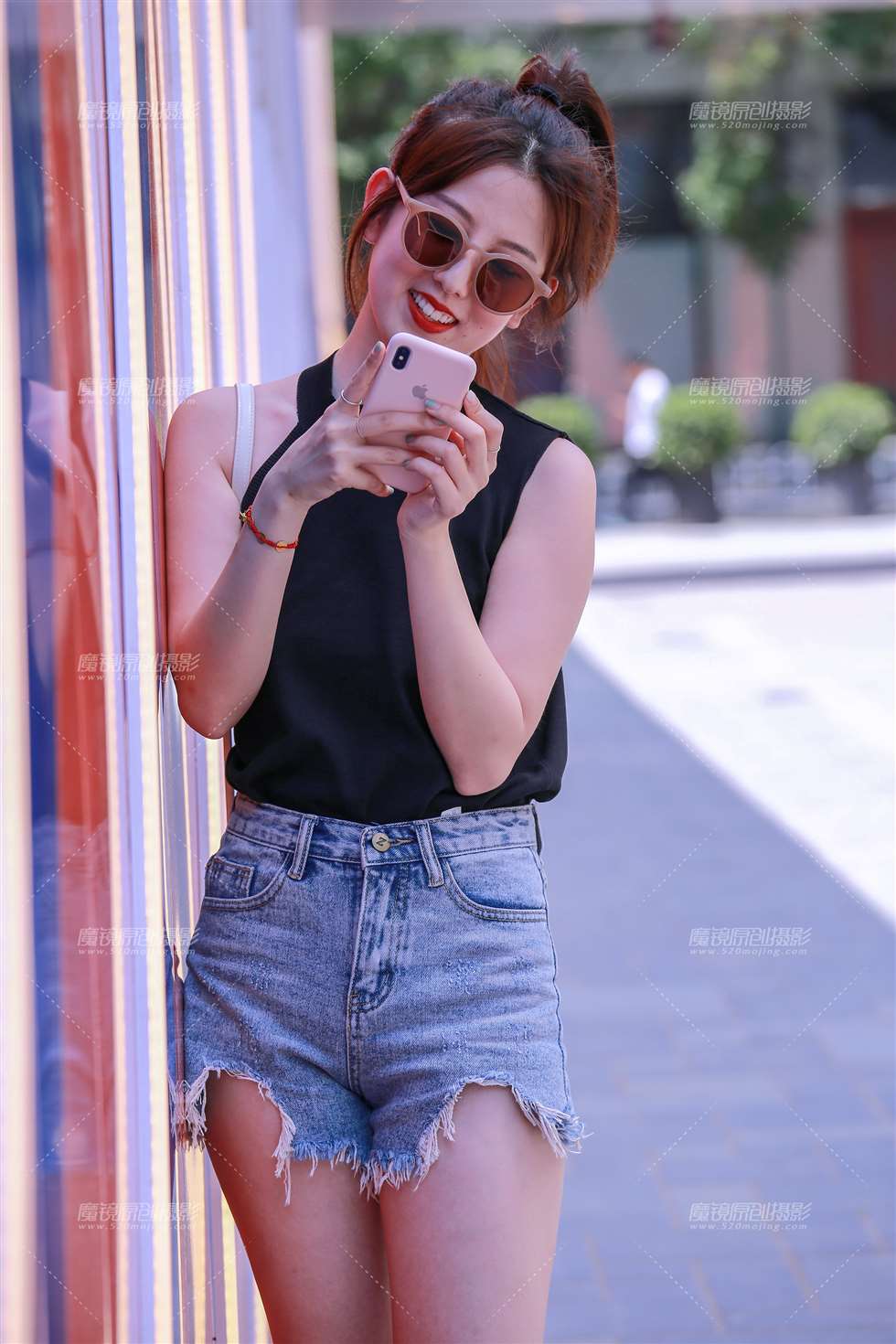 图片[1]-性格豪爽的东北小妹-街拍流行馆