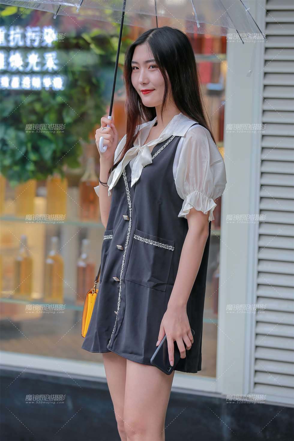 图片[1]-两位长腿小姐姐-街拍流行馆