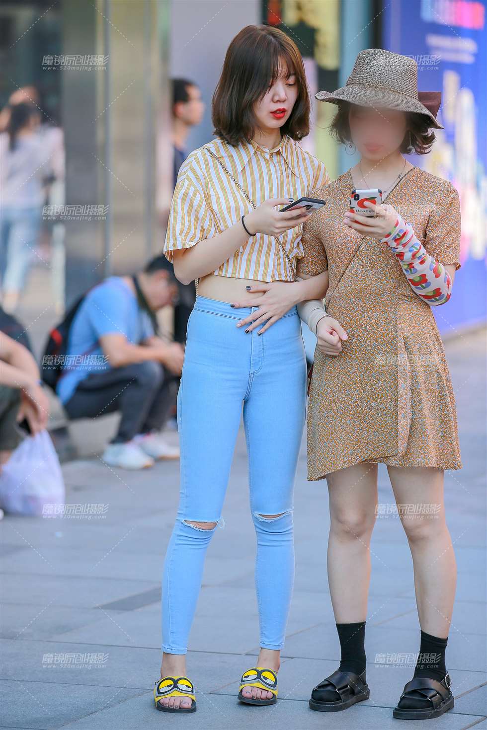 图片[1]-浅蓝牛仔小妹-街拍流行馆