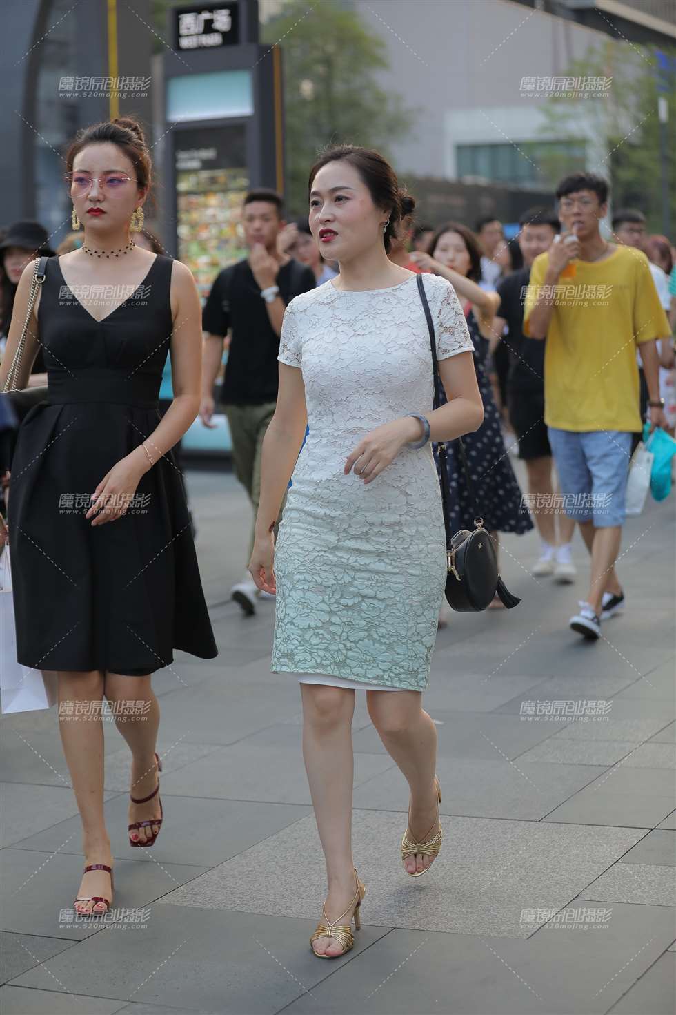 图片[4]-花网裙-街拍流行馆