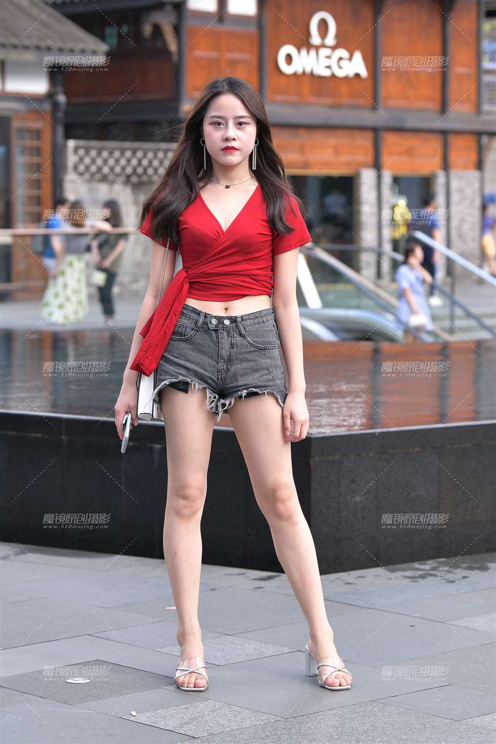 图片[1]-热裤美腿好闺蜜-街拍流行馆
