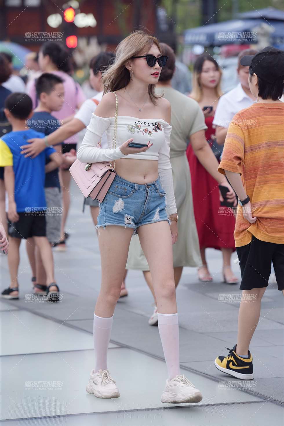 图片[4]-热裤美女-街拍流行馆