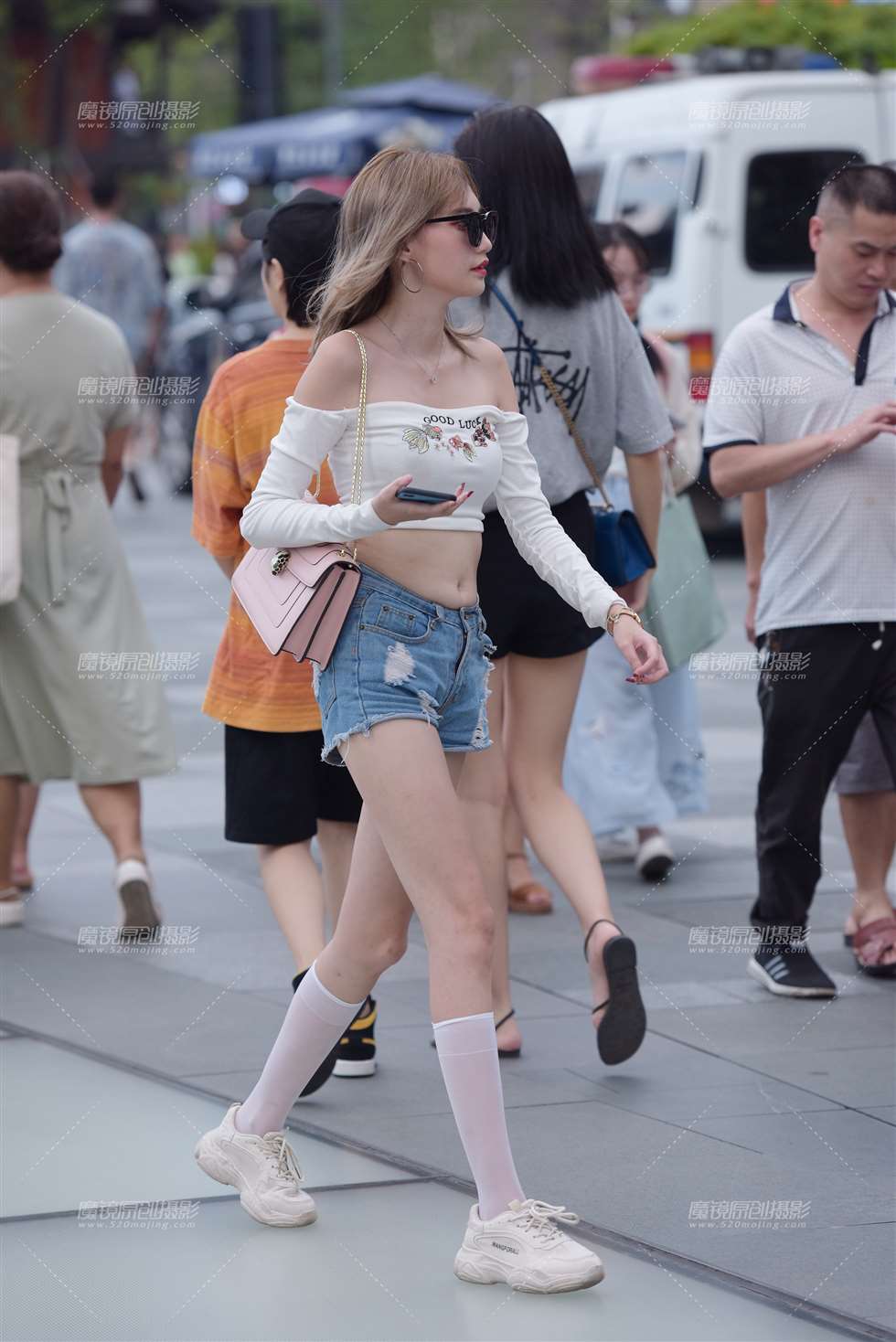 图片[5]-热裤美女-街拍流行馆