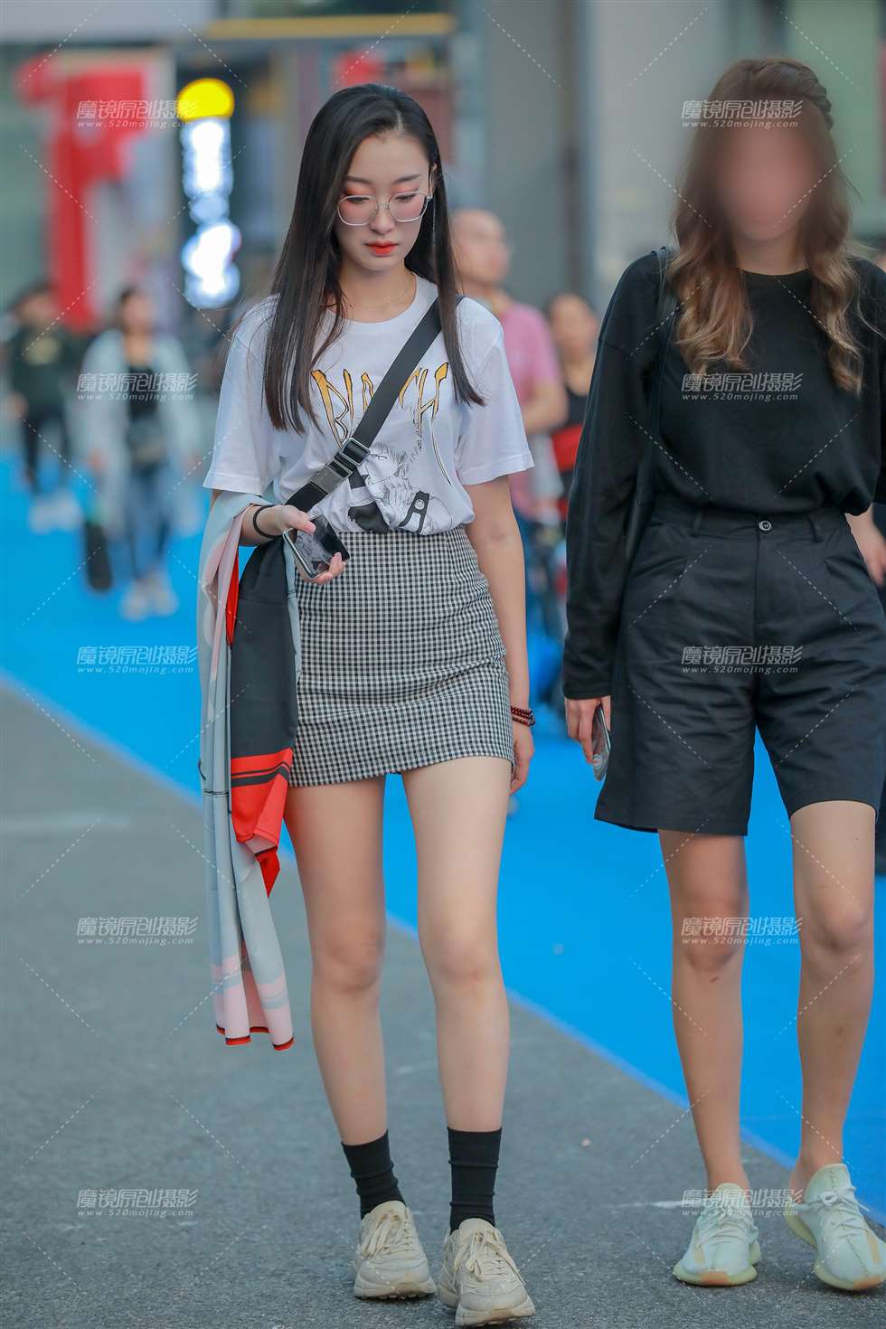 图片[4]-包臀裙长腿小妹-街拍流行馆
