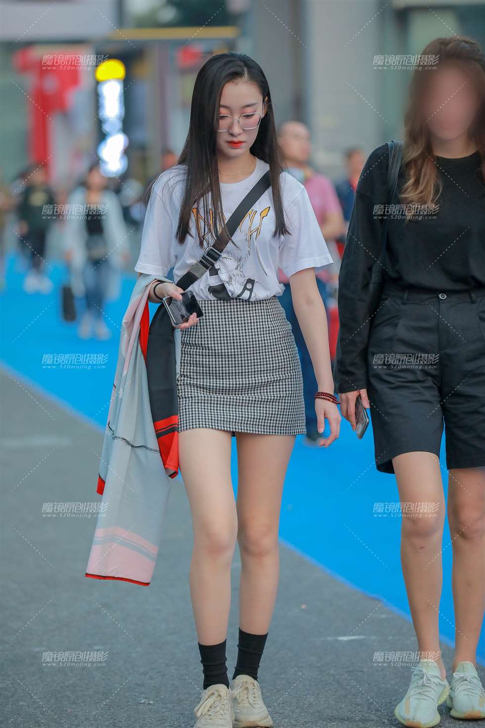 图片[5]-包臀裙长腿小妹-街拍流行馆