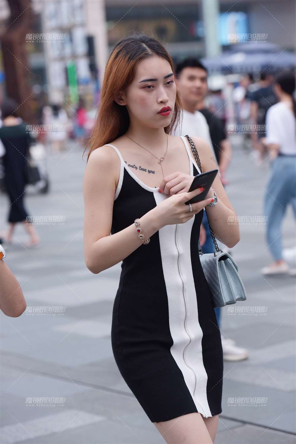 图片[4]-金发美女-街拍流行馆