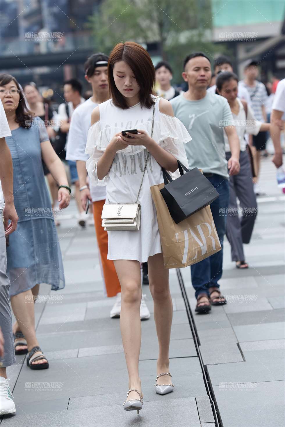 图片[3]-大白腿-街拍流行馆