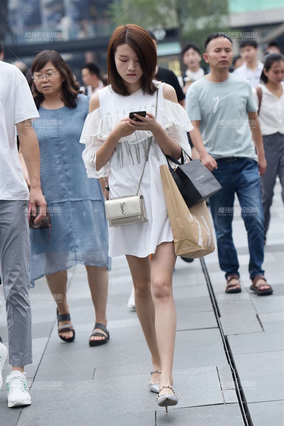 图片[4]-大白腿-街拍流行馆