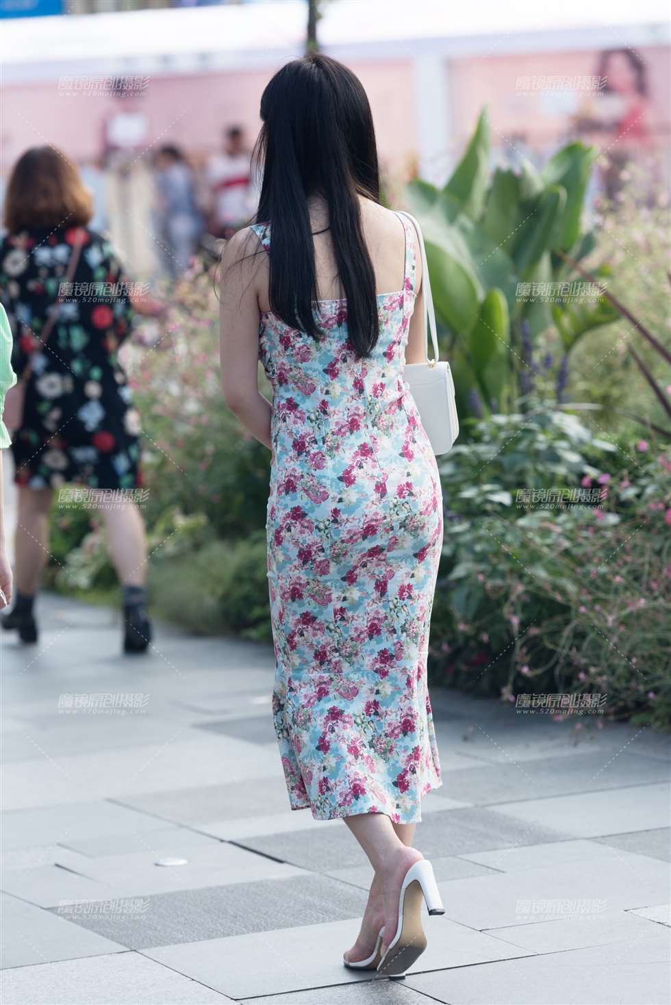 图片[2]-包臀裙美女-街拍流行馆