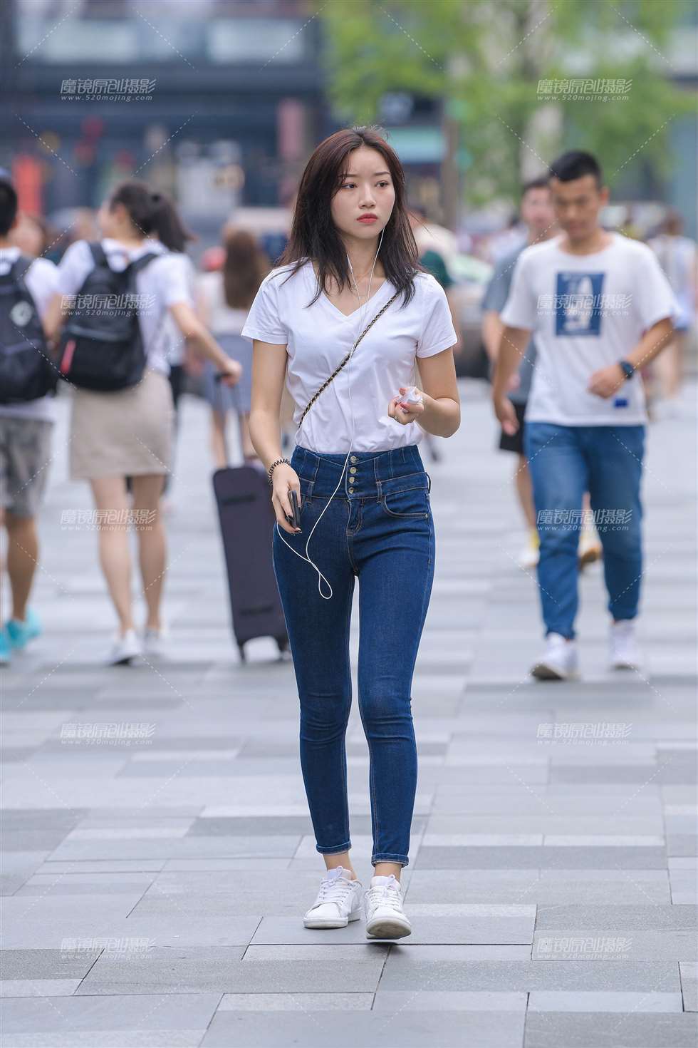 图片[4]-紧牛的阳光美眉-街拍流行馆