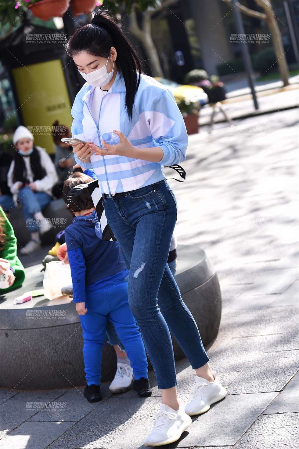 图片[3]-大长腿牛仔妹-街拍流行馆