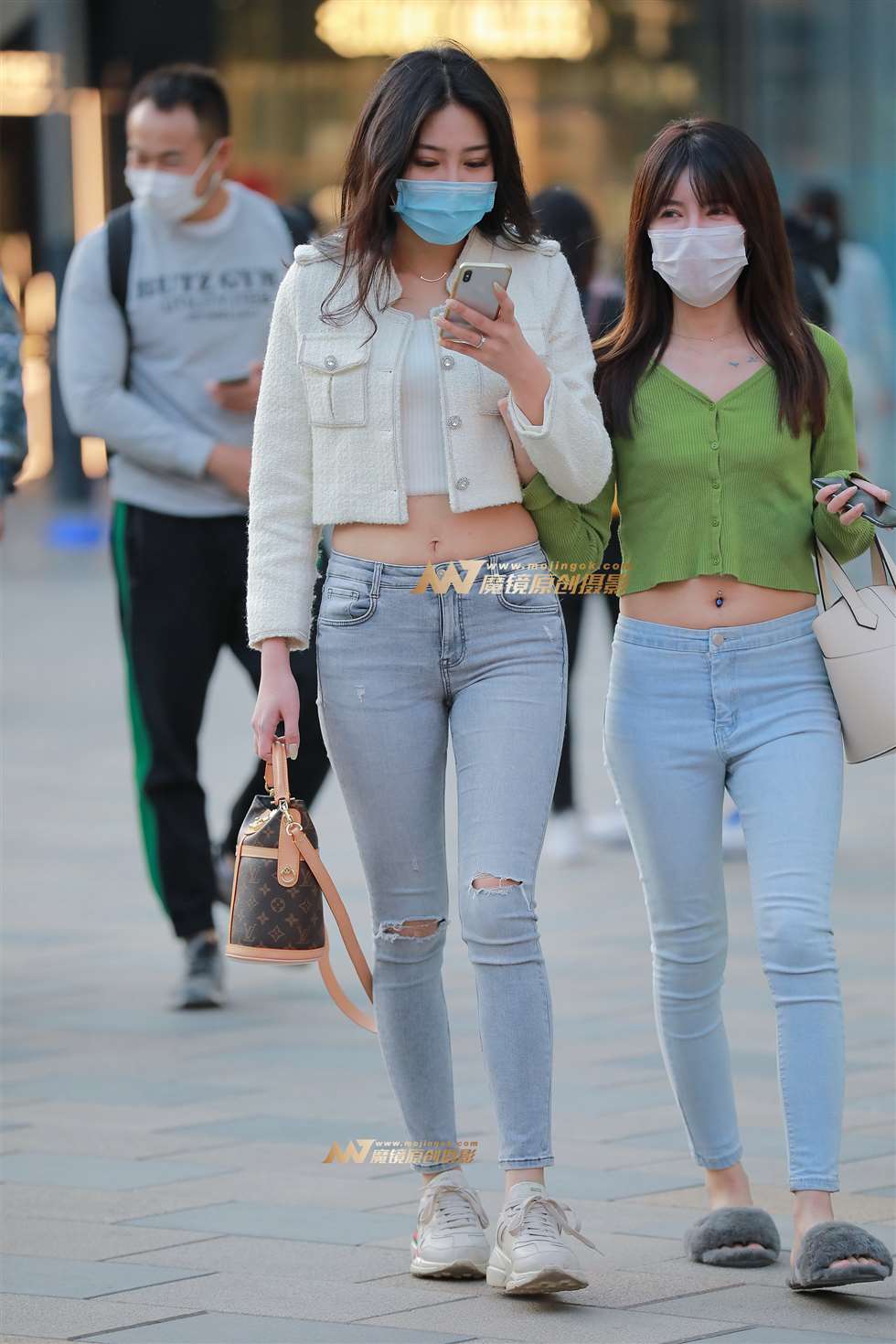 图片[5]-【玻璃赛帖】浅牛仔裤小姐姐-街拍流行馆