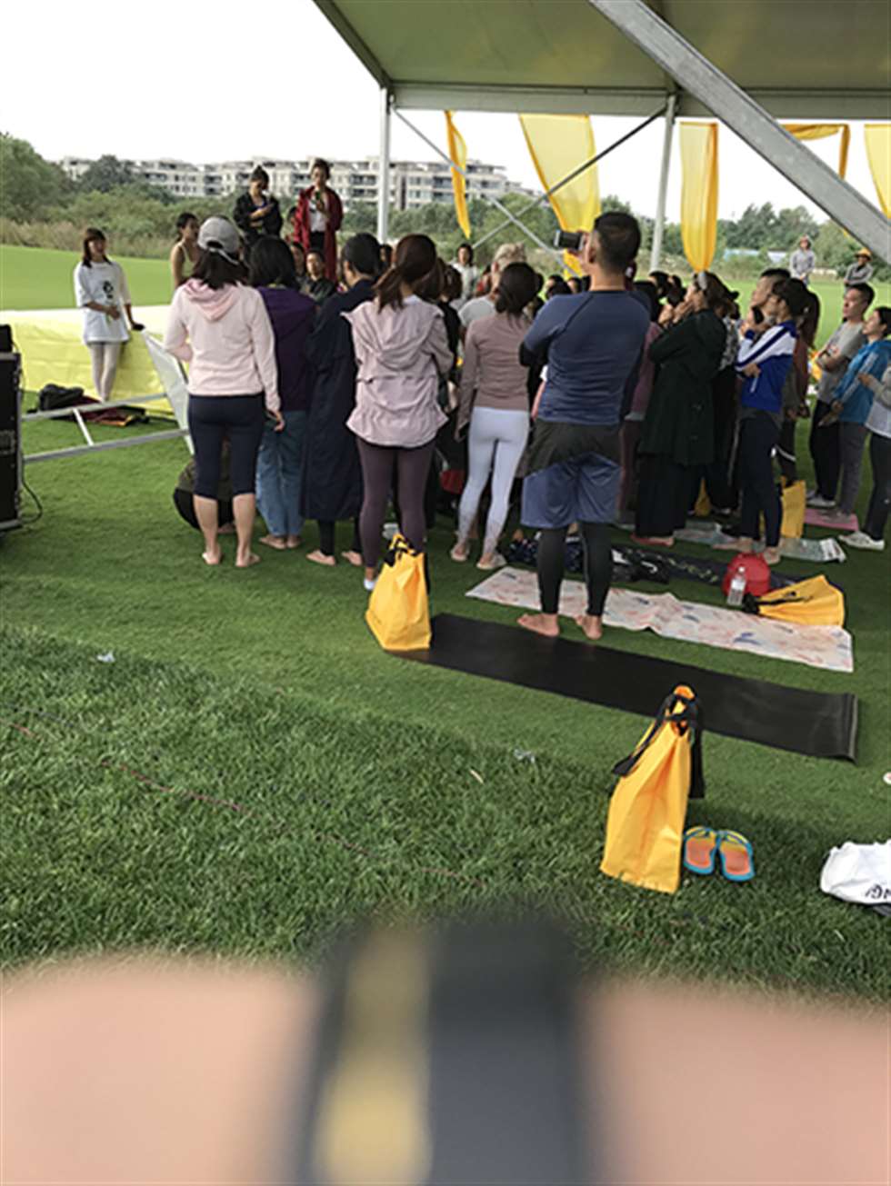 图片[3]-【玻璃赛帖】紧身瑜伽裤学员-街拍流行馆