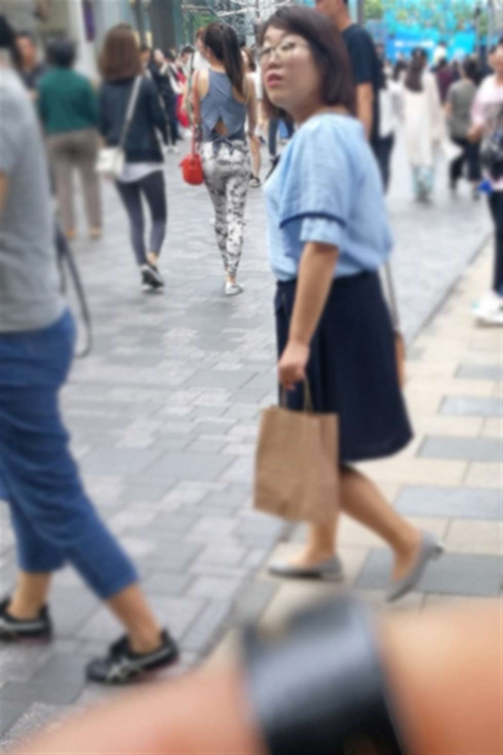 图片[3]-【小默赛帖】第1625篇漂亮的紧身美女-街拍流行馆