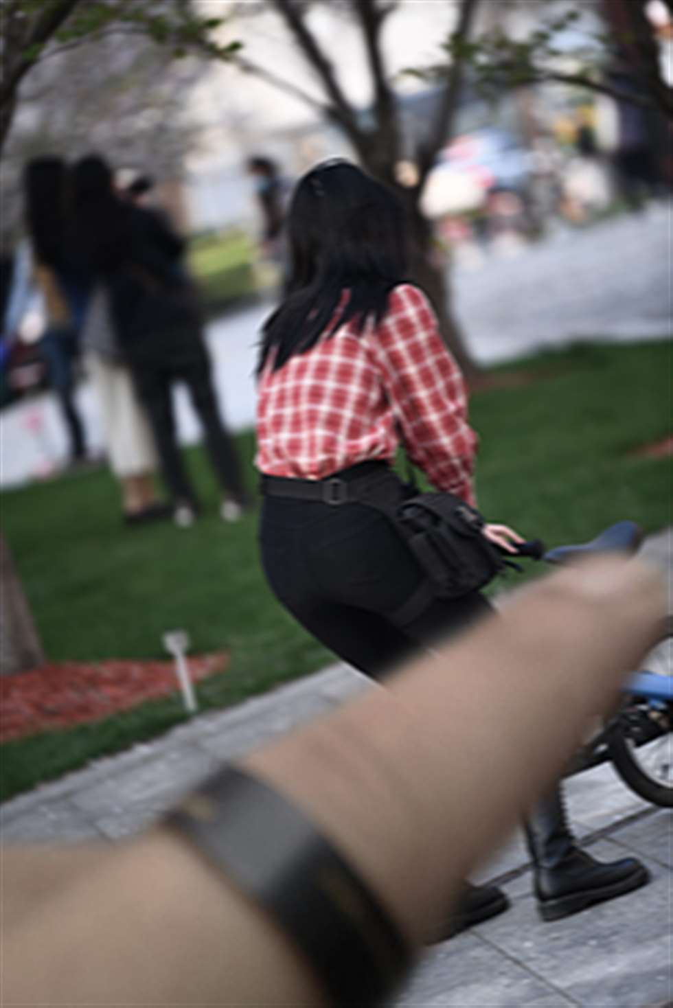 图片[3]-【咔喳赛贴】遇见女摄影师-街拍流行馆