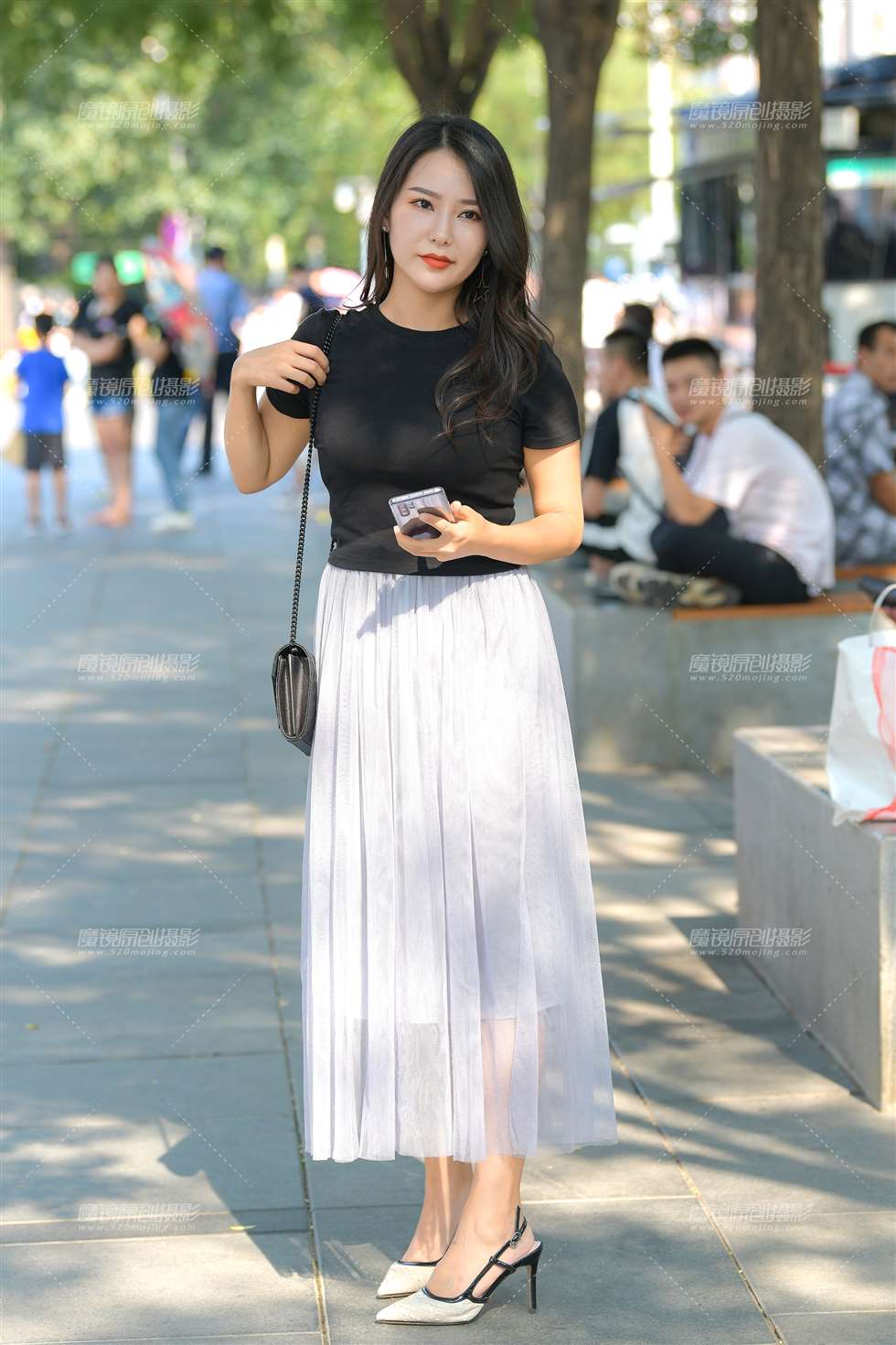 图片[1]-【街拍之魂赛帖】美丽白长裙-街拍流行馆