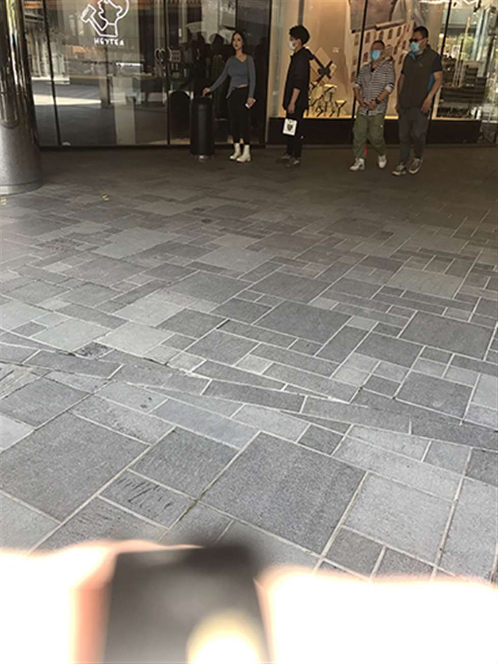 图片[3]-【玻璃赛帖】丰满的性感女友-街拍流行馆