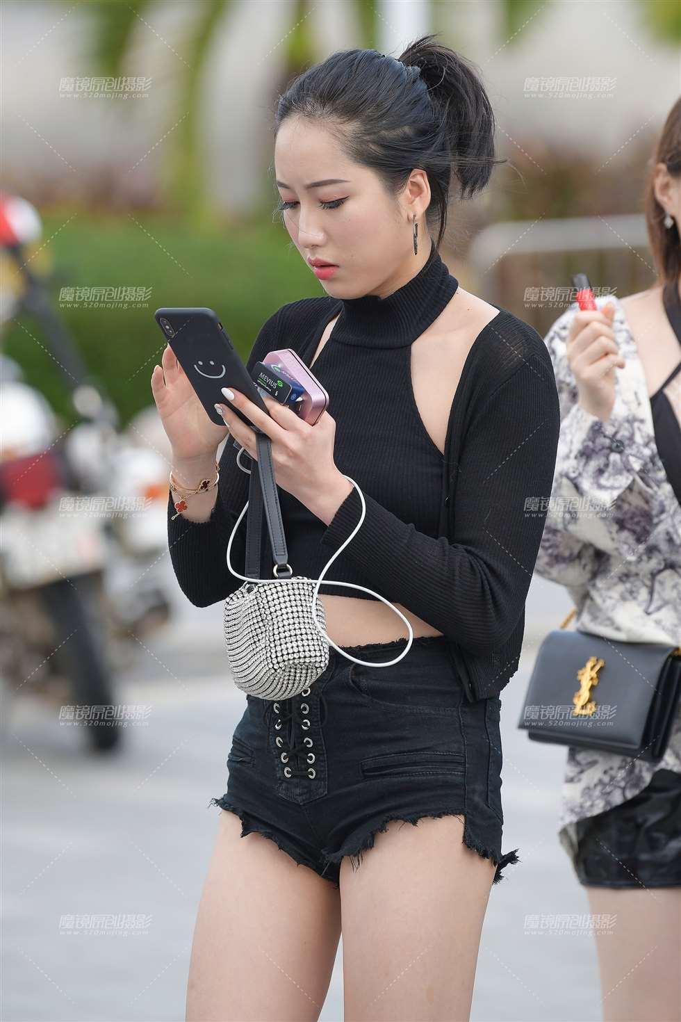 图片[1]-【视觉冲击赛贴】性感热裤，长腿美人~-街拍流行馆