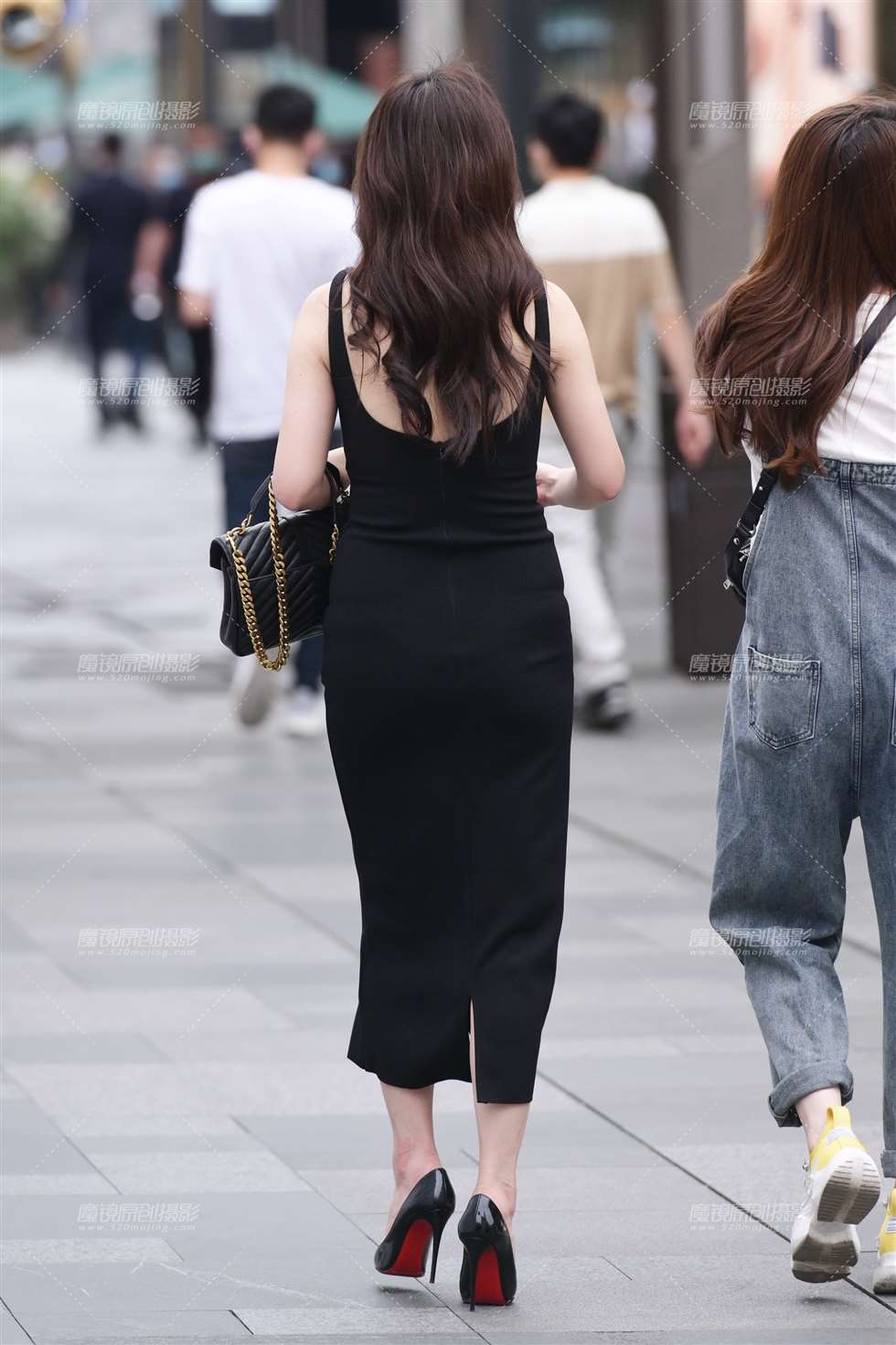 图片[2]-包臀裙美女-街拍流行馆