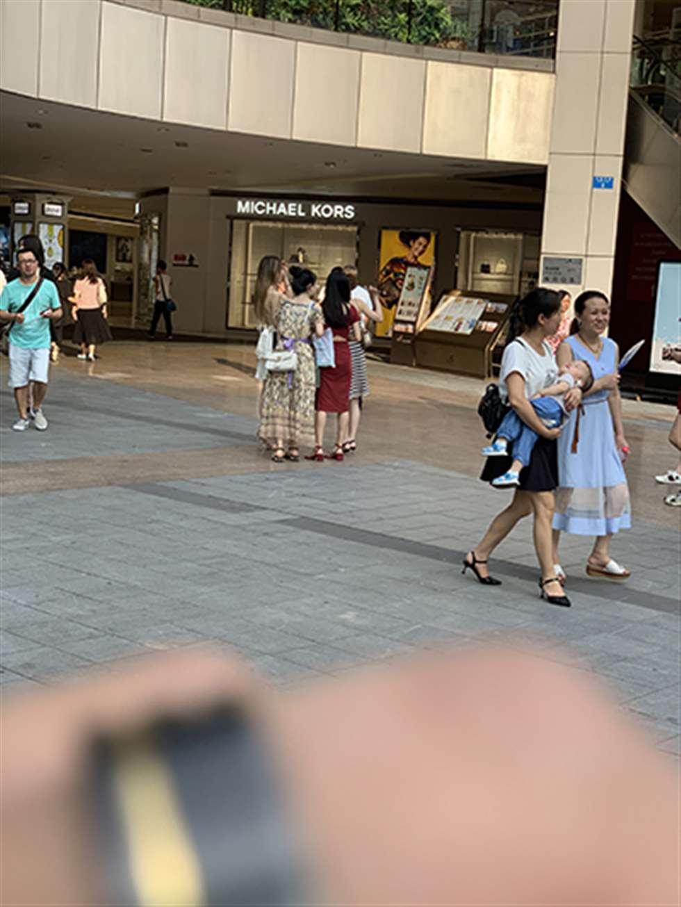图片[3]-【视觉冲击赛贴】小姐姐这衣服好性感-街拍流行馆