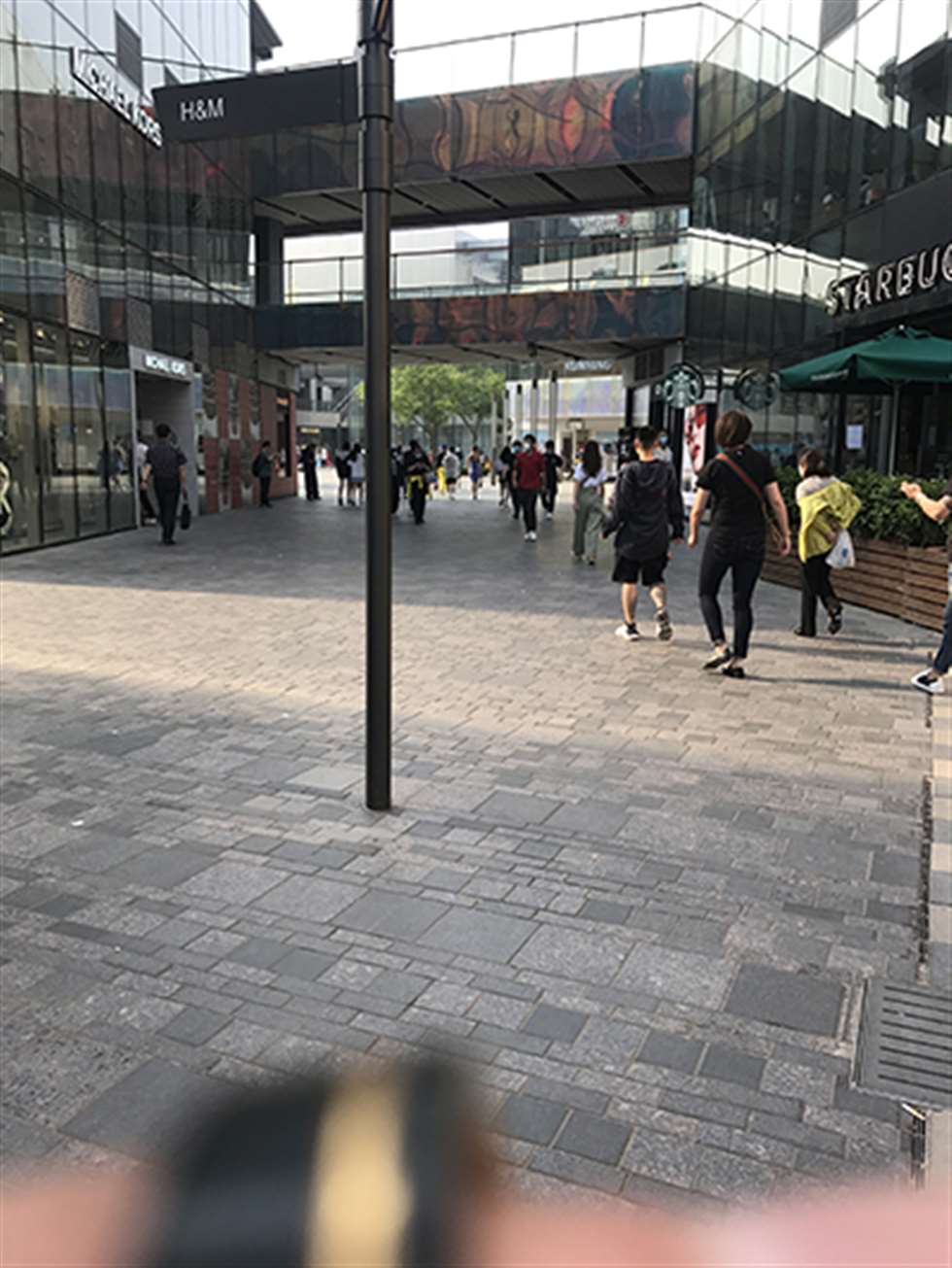 图片[3]-【玻璃赛帖】蓝色包臀裙-街拍流行馆