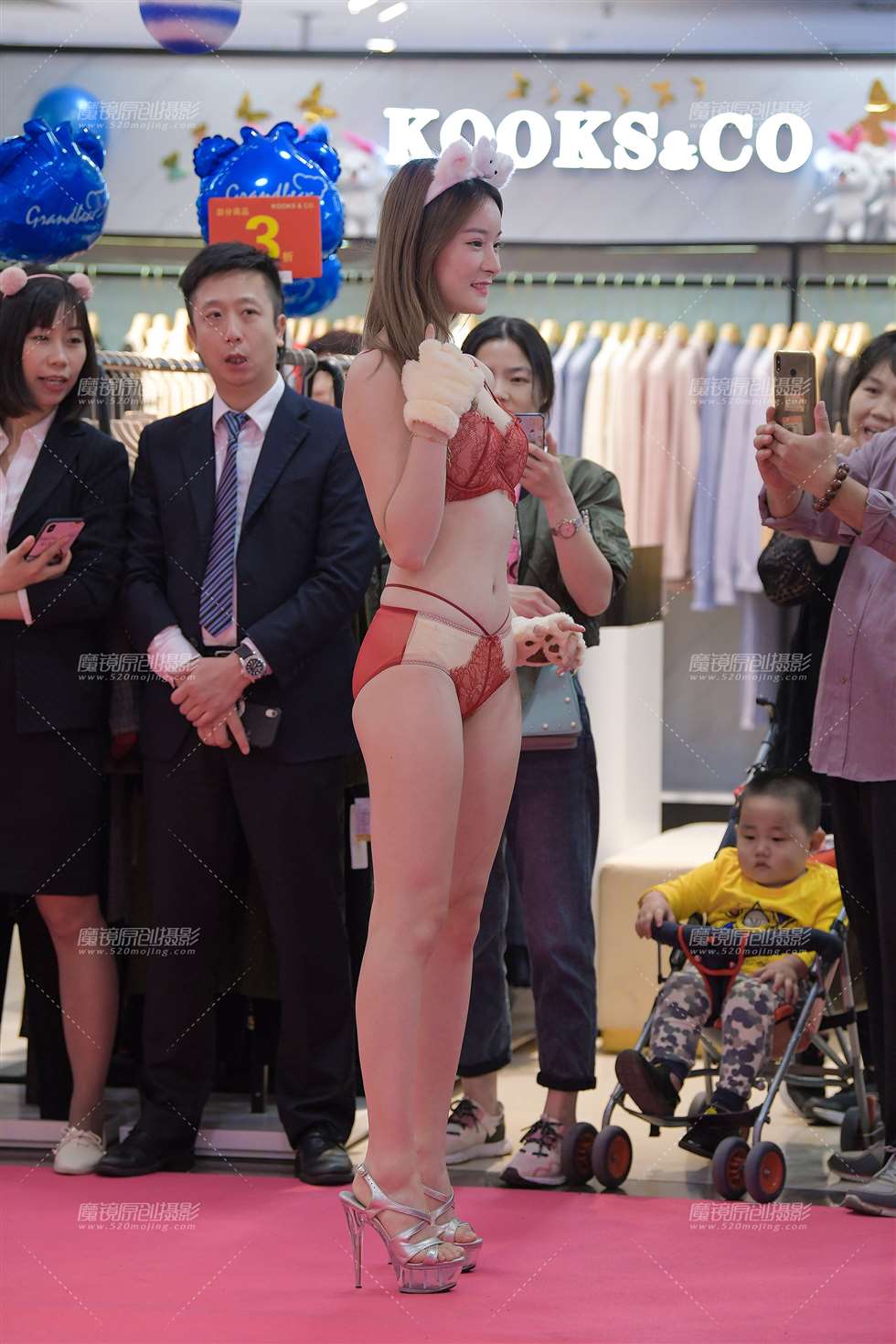 图片[3]-【视觉冲击赛贴】性感玫红色内衣-街拍流行馆