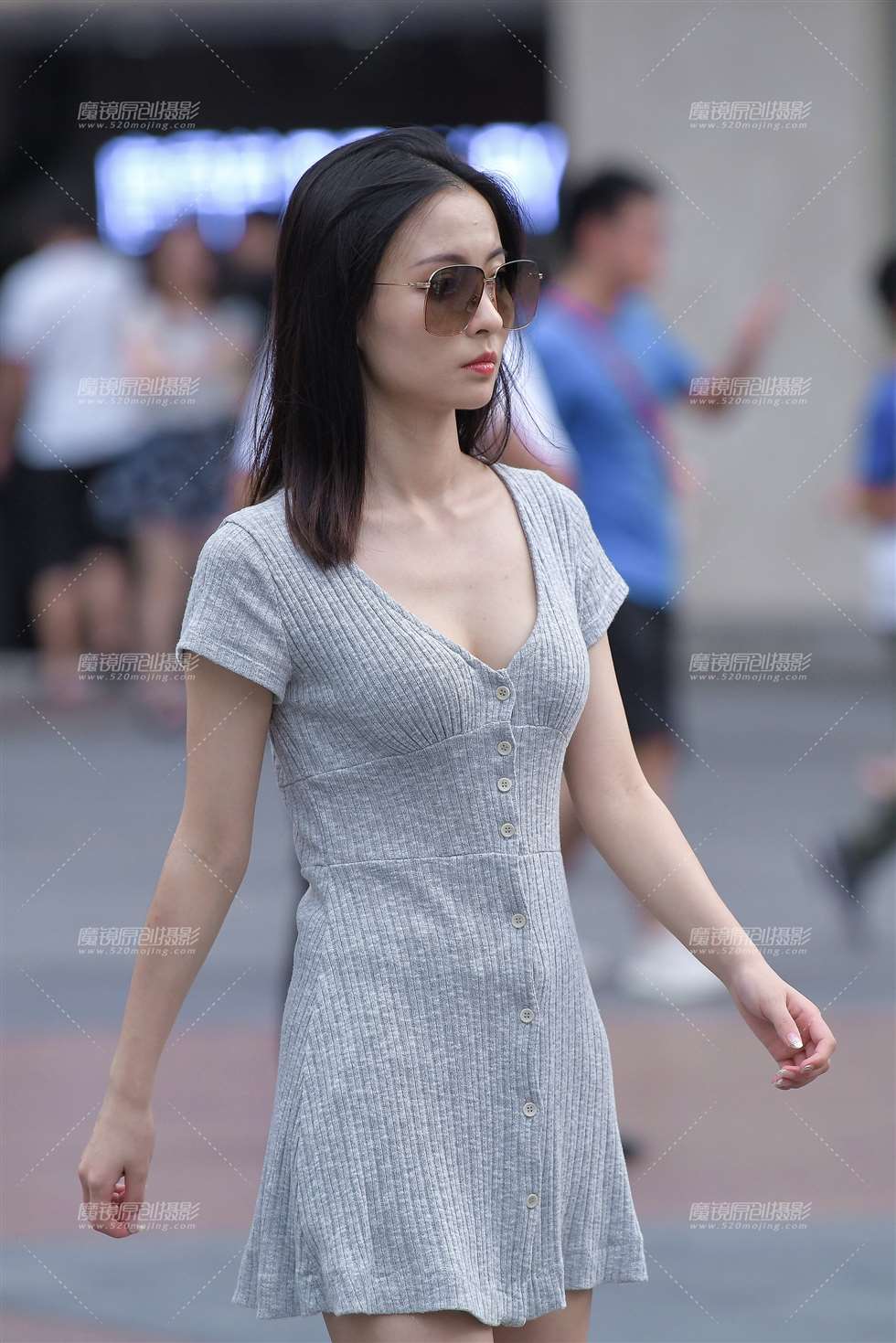 图片[1]-【视觉冲击赛贴】高挑美女-街拍流行馆