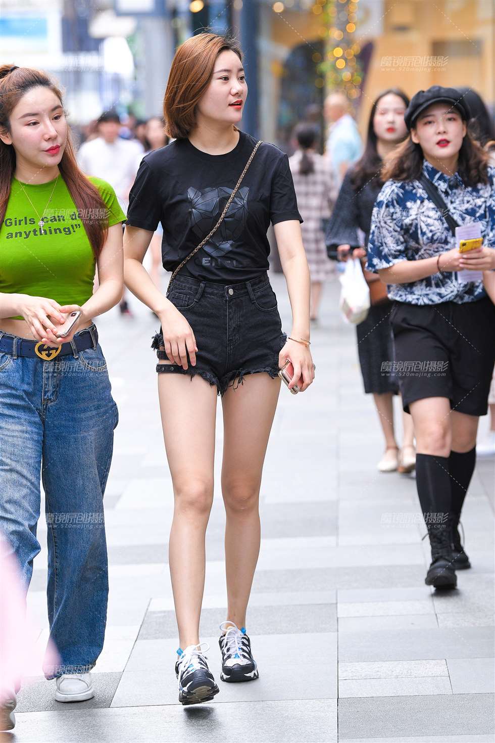 图片[1]-【视觉冲击赛贴】热裤小月牙~-街拍流行馆