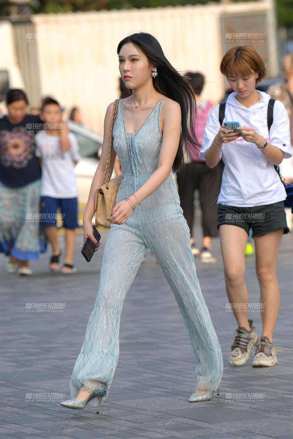 图片[5]-【街拍之魂赛帖】长发飘飘的时尚美女-街拍流行馆