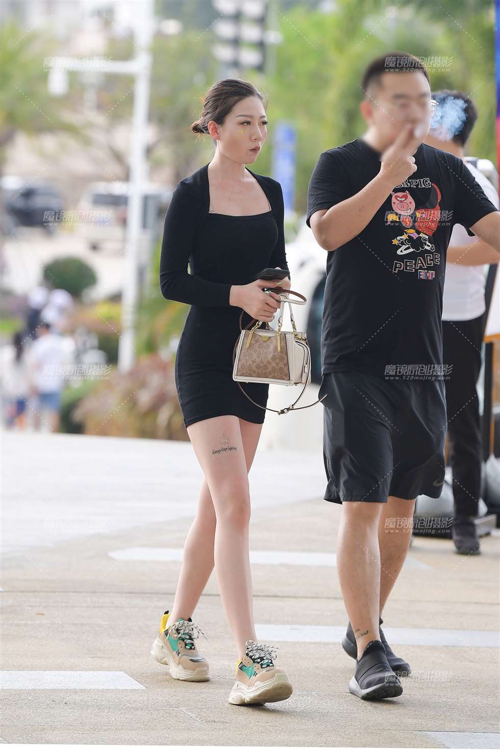 图片[1]-美腿~包臀裙-街拍流行馆