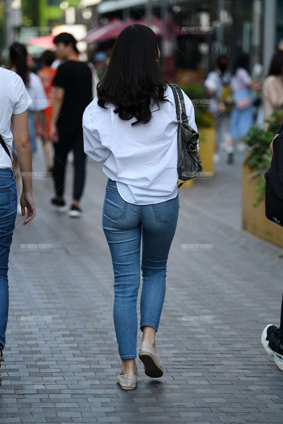 图片[1]-【小默赛帖】魅力牛仔甜美美女-街拍流行馆