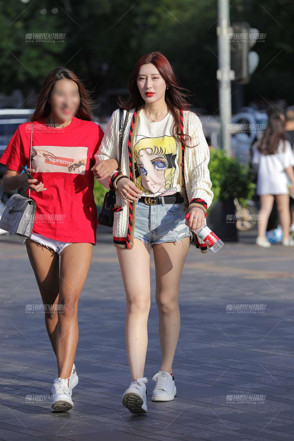 图片[3]-热裤大白腿美女-街拍流行馆