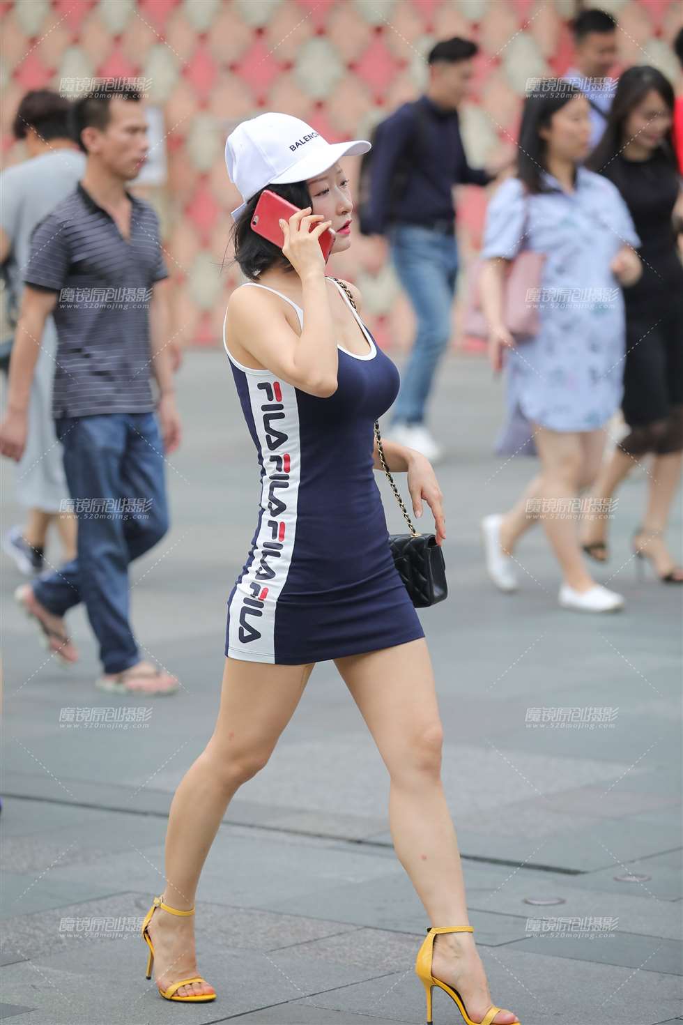 图片[1]-【凯恩赛贴】好身材-街拍流行馆