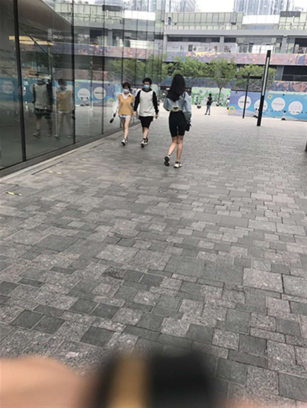 图片[3]-【玻璃赛帖】黑色牛仔短裤小仙女-街拍流行馆