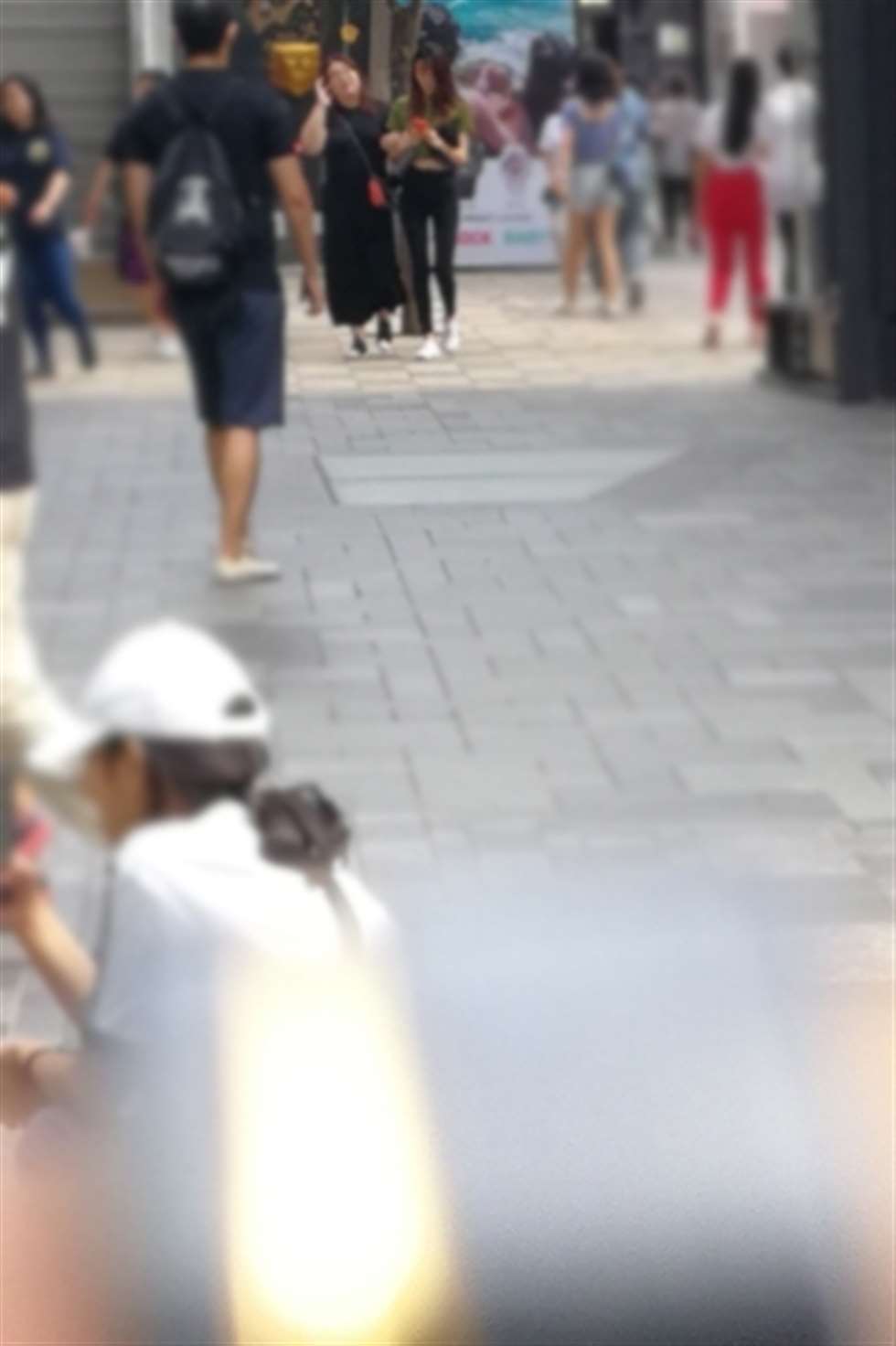 图片[3]-【小默赛帖】逛街两闺蜜-街拍流行馆