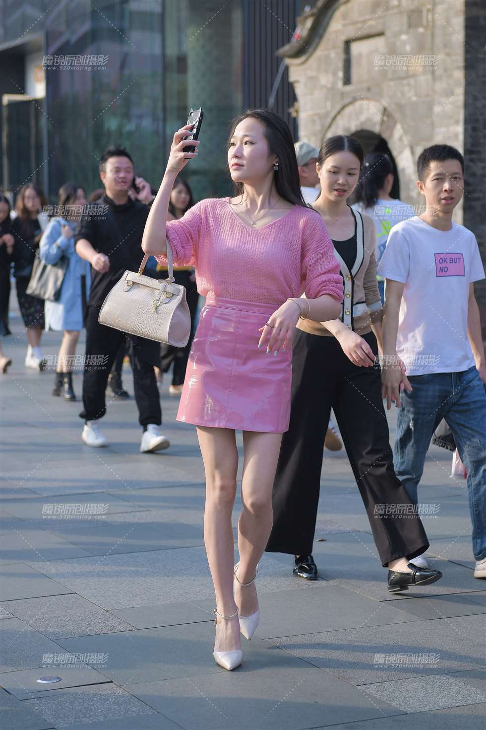 图片[4]-拍照de高跟美女-街拍流行馆