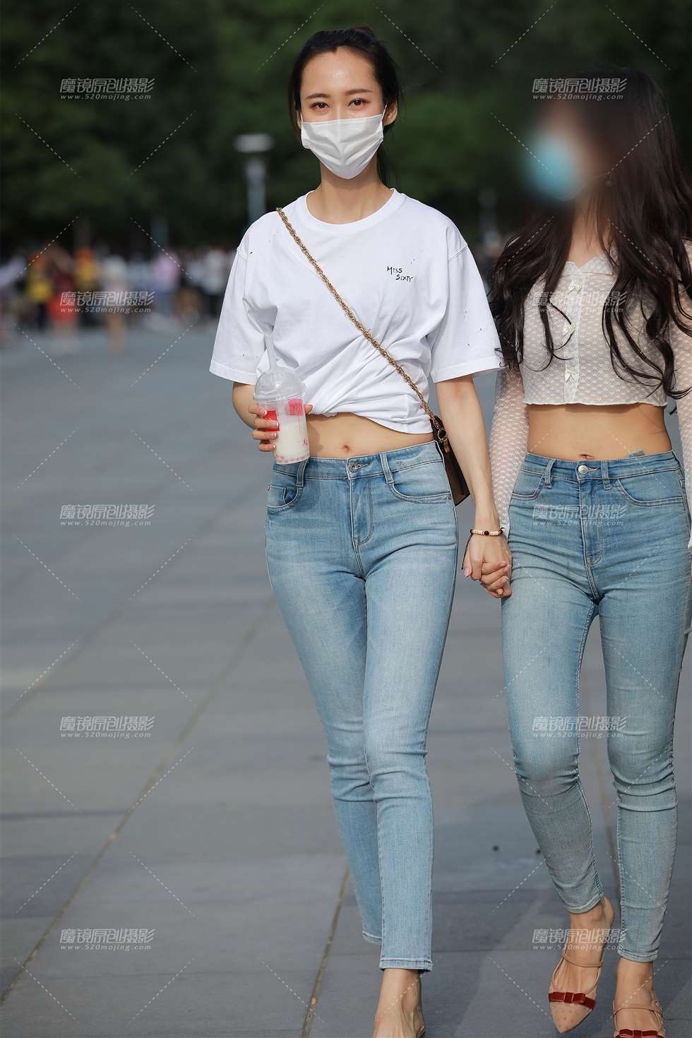 图片[4]-【玻璃赛帖】长腿牛仔裤美眉-街拍流行馆