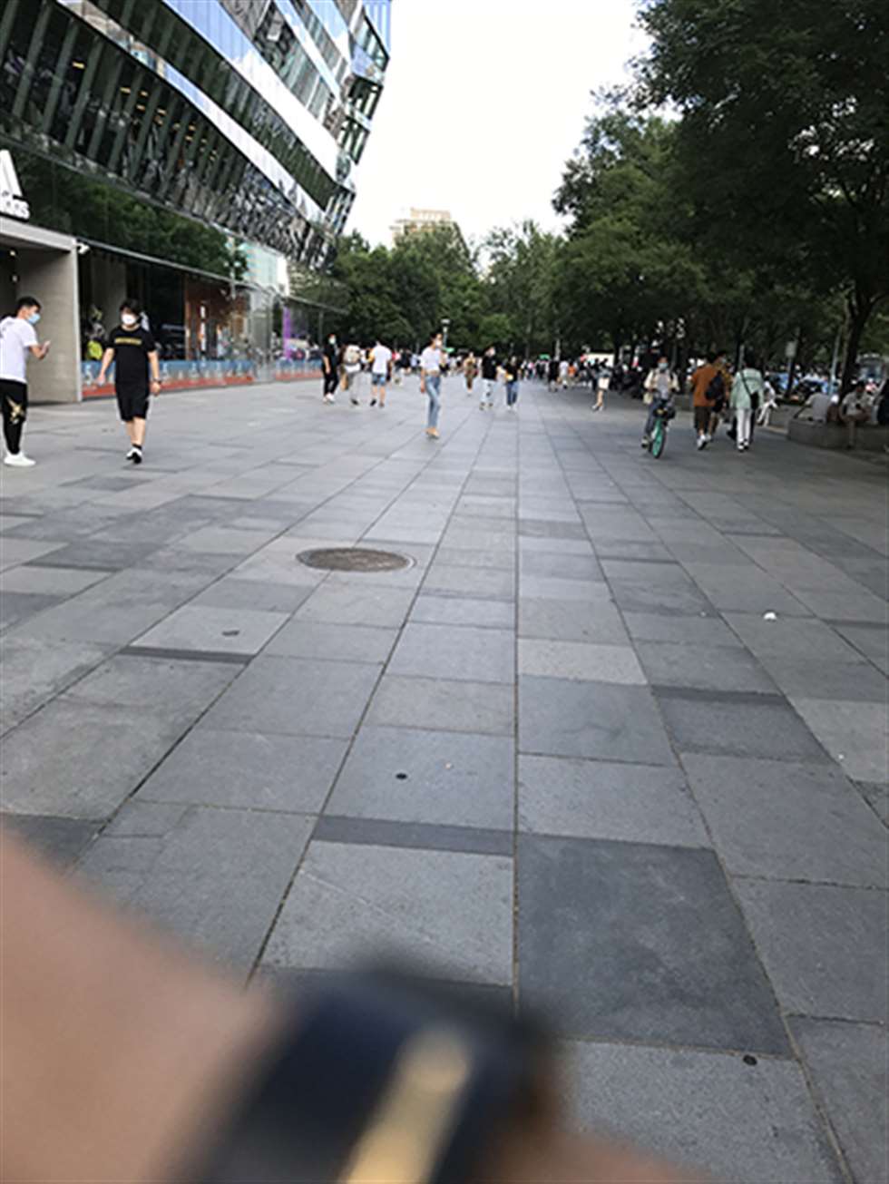 图片[3]-【玻璃赛帖】长腿牛仔裤美眉-街拍流行馆