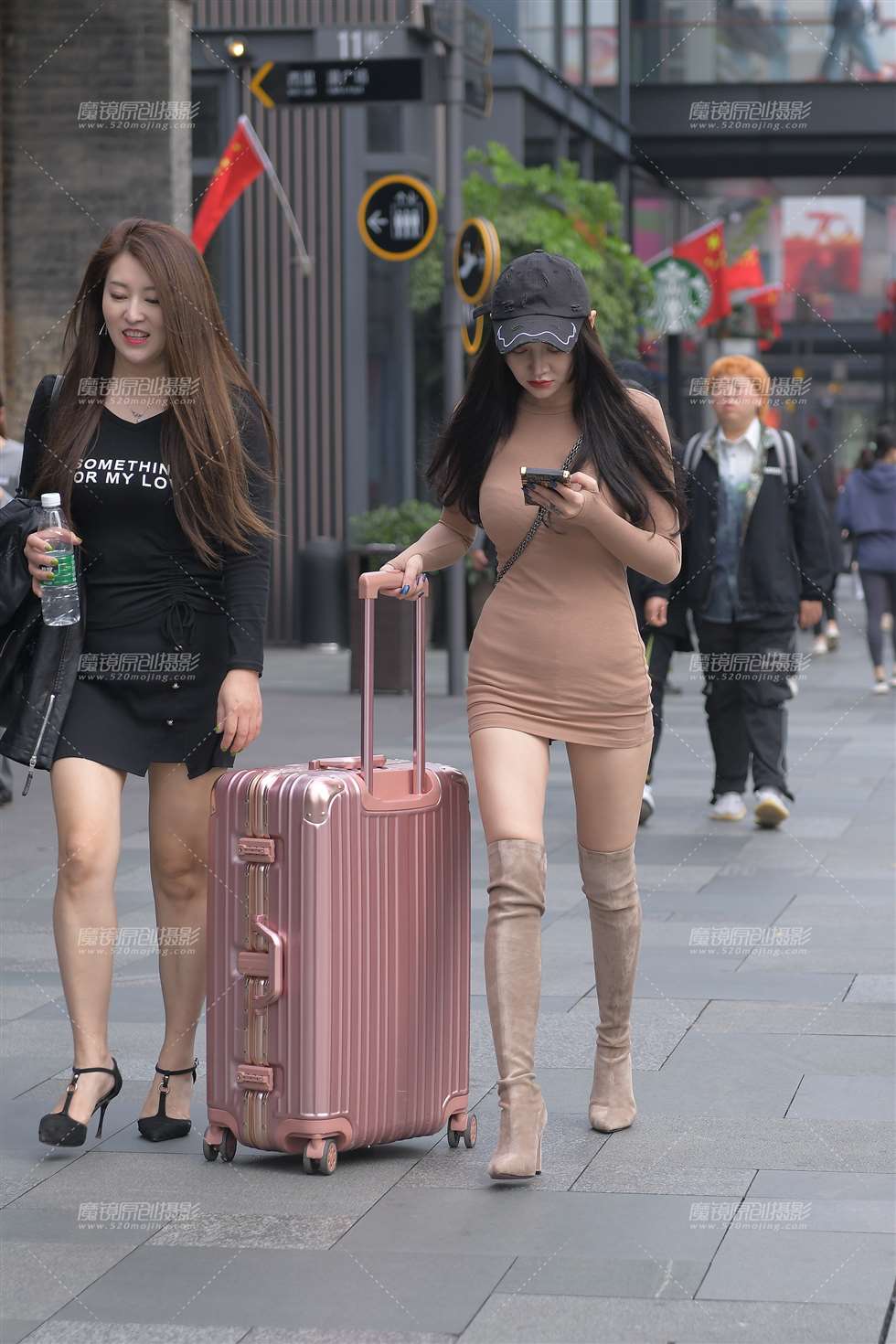 图片[3]-大长腿包臀裙小姐姐-街拍流行馆