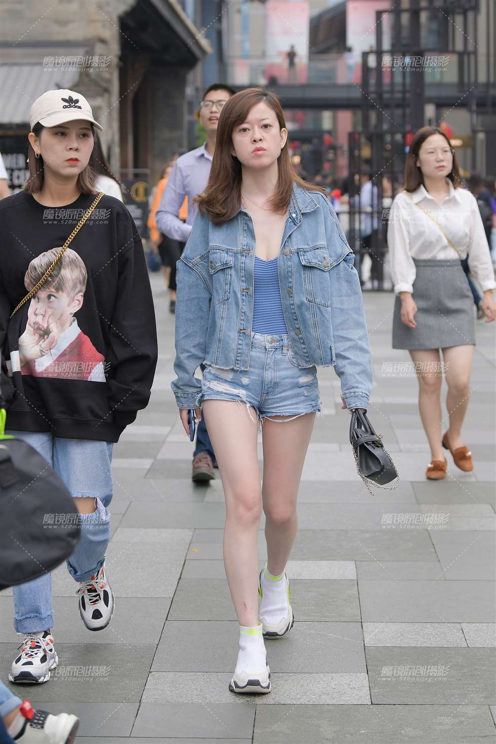 图片[3]-牛仔迷你小月牙-街拍流行馆