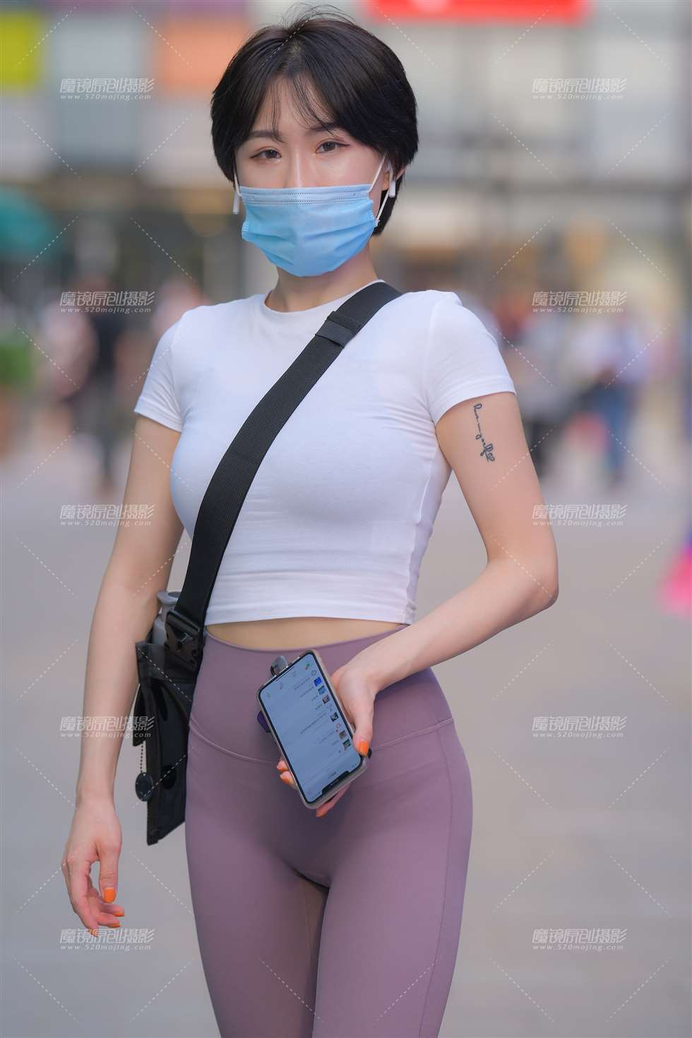 图片[1]-【红石赛帖】紧身瑜伽美女-街拍流行馆