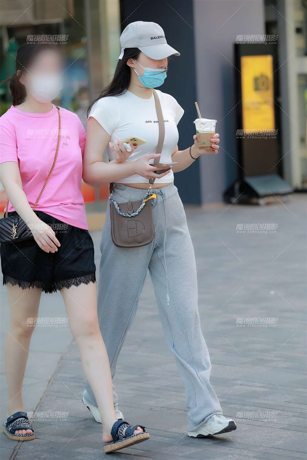 图片[4]-【玻璃赛帖】灰裤奶茶妹-街拍流行馆