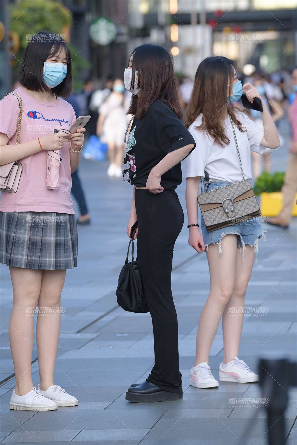 图片[4]-年轻女孩，身材倒不赖~-街拍流行馆