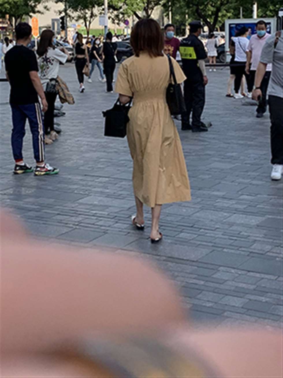 图片[3]-【红石赛贴】紧身裤美女-街拍流行馆